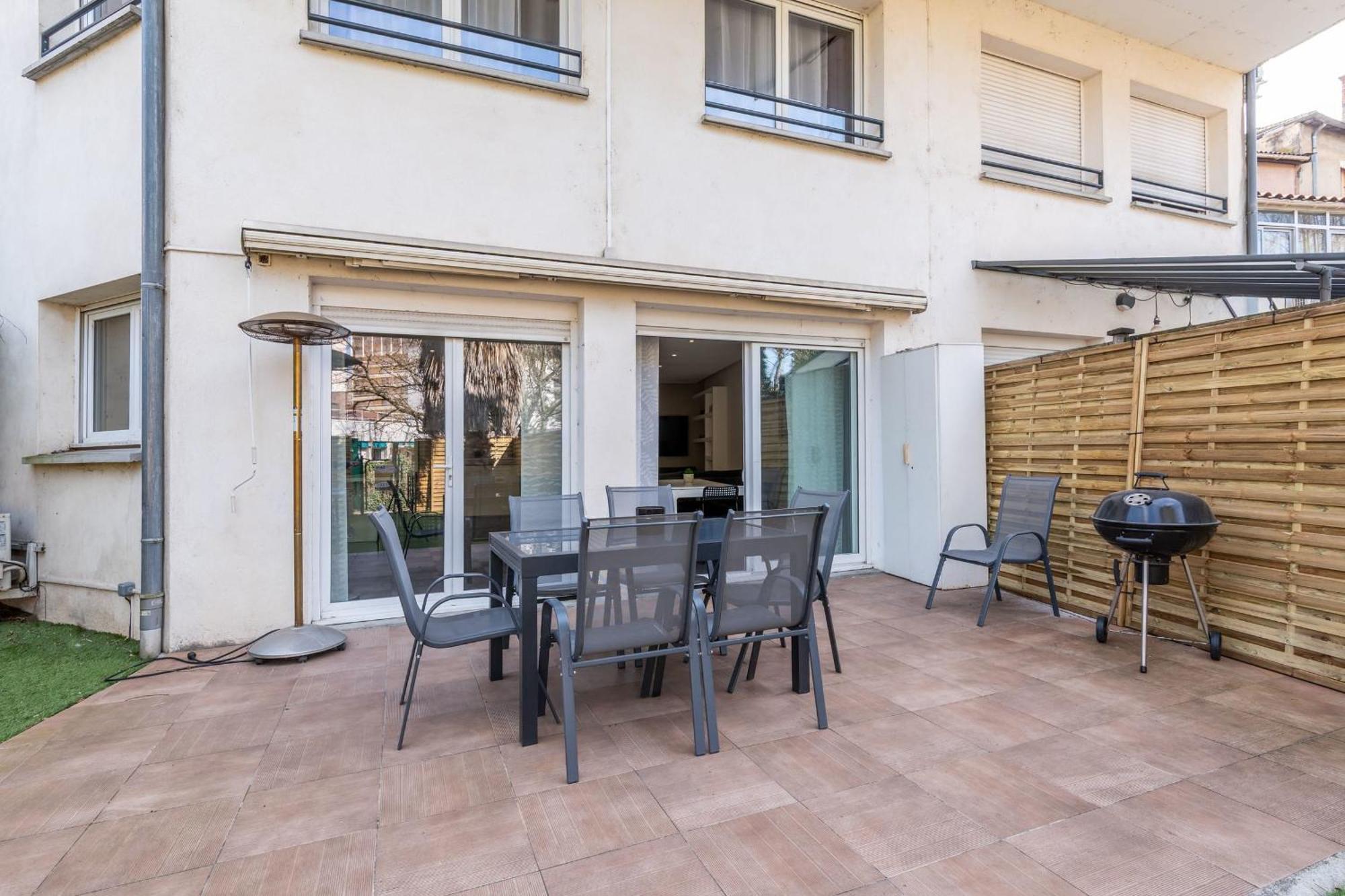 Maison Frappaz - 4 Bedrooms With Garden Villeurbanne Bagian luar foto