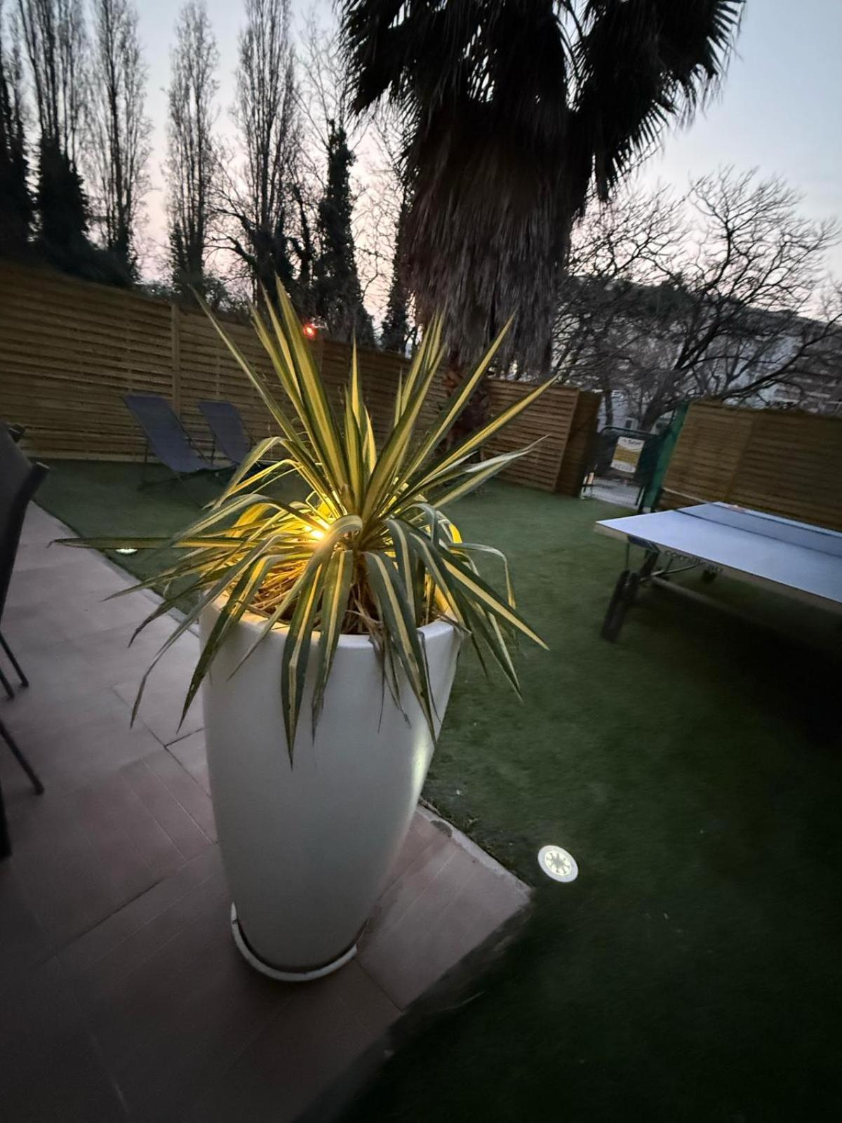 Maison Frappaz - 4 Bedrooms With Garden Villeurbanne Bagian luar foto